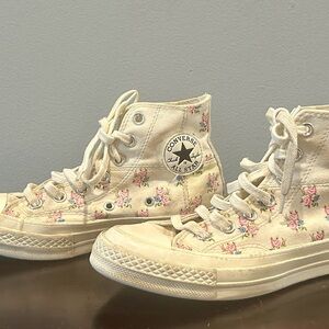 Converse Cream with Flowers Sneakers